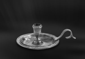 Bugia porta candela in peltro (Art.279)
