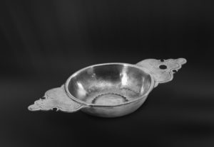 Ciotola in peltro con manici (Art.389)