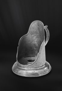 Bugia porta candela in peltro (Art.395.B)