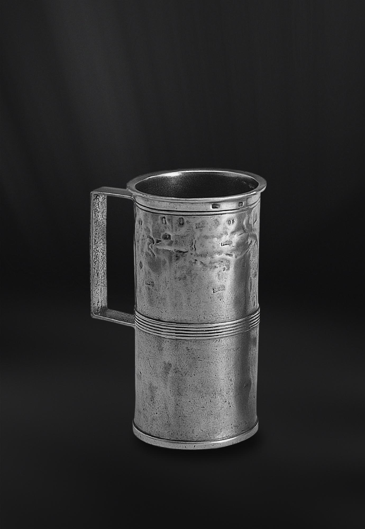 Misurino antico in peltro con manico (Art.174) Misurino antico in peltro con manico (Art.174)