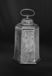 Fiaschetta antica in peltro (Art.358)