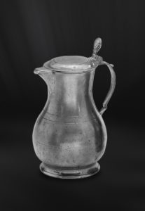 Brocca in peltro con coperchio (Art.405)