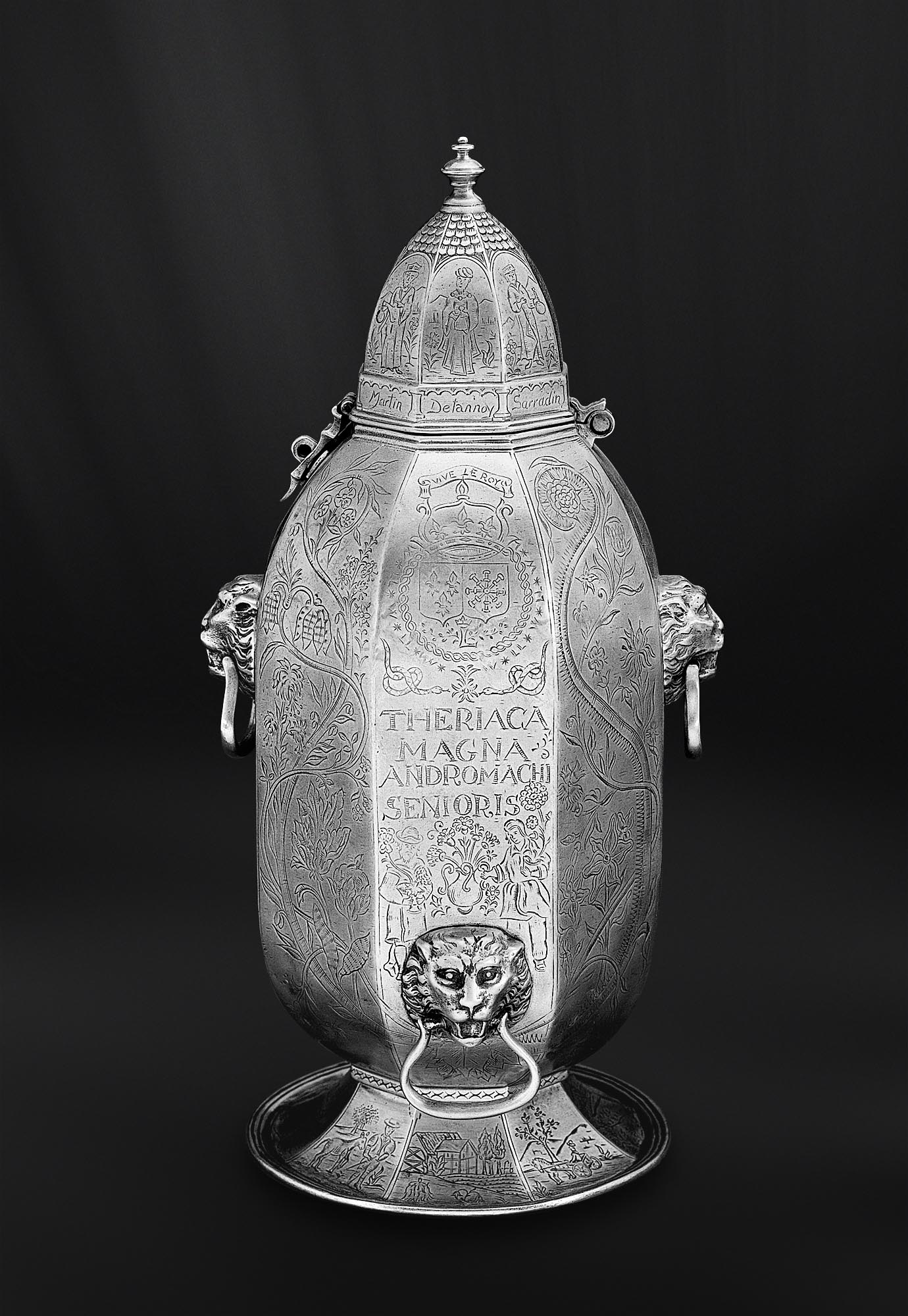 Vaso Theriaca in peltro (Art.433) Vaso Theriaca in peltro (Art.433)