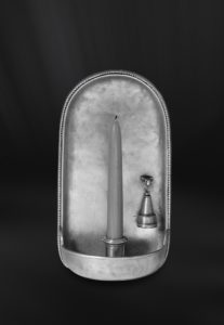 Applique in peltro con spegnimoccolo (Art.438)