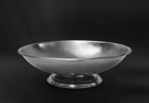 Centrotavola in peltro con base (Art.512)