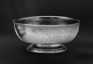 Centrotavola in peltro con base (Art.536)