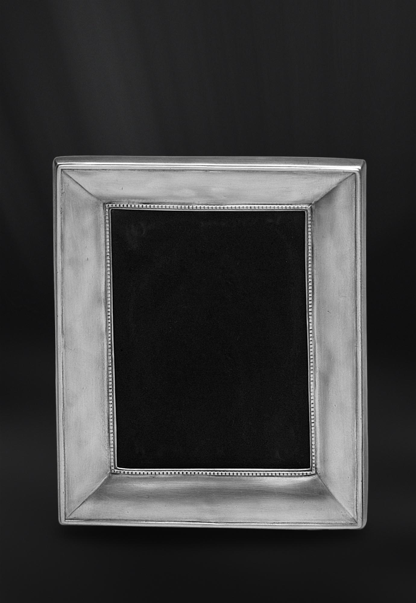 Cornice portafoto rettangolare 18x24 in peltro (Art.556) Cornice portafoto rettangolare 18x24 in peltro (Art.556)