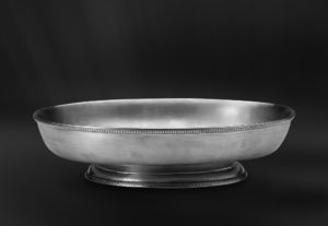 Centrotavola ovale in peltro con base (Art.566)