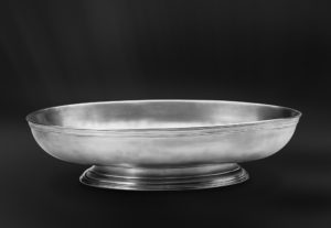 Centrotavola ovale in peltro con base (Art.574)