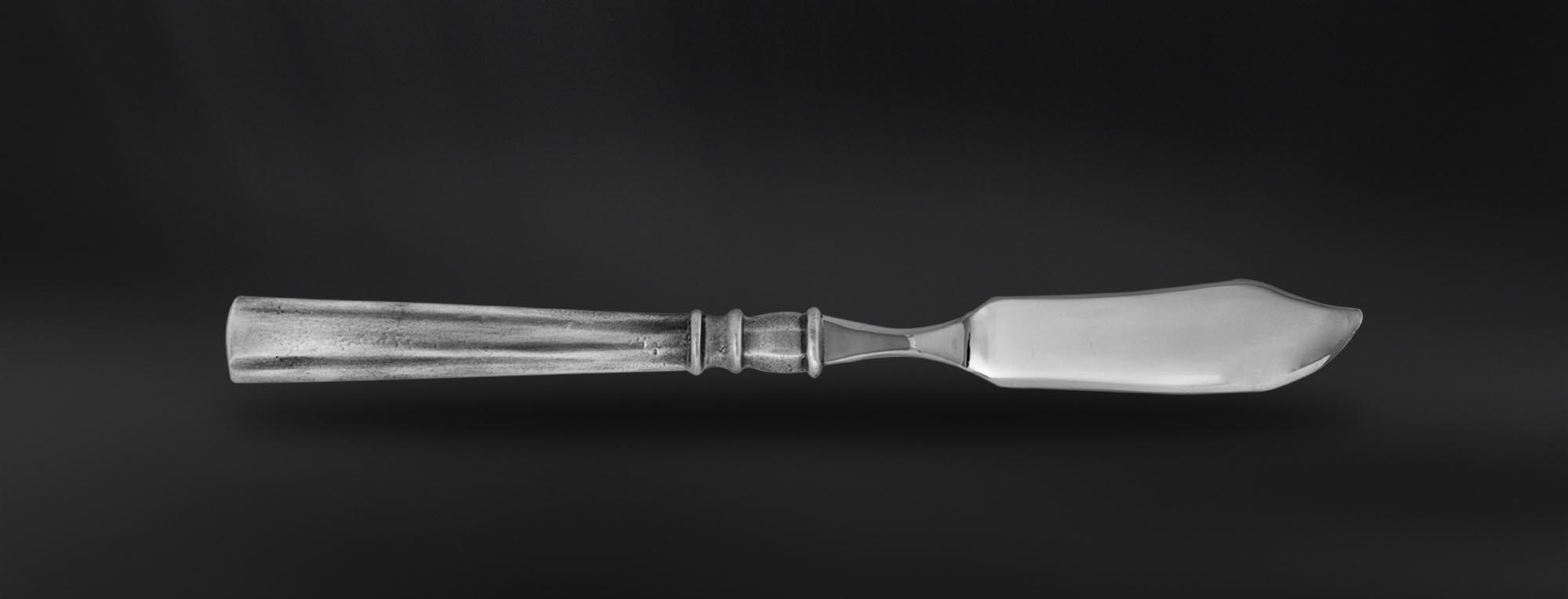 Coltello pesce posate in peltro e acciaio (Art.613.2) Coltello pesce posate in peltro e acciaio (Art.613.2)