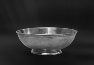 Centrotavola ovale in peltro con base (Art.639)