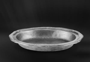 Centrotavola ovale barocco in peltro (Art.642)