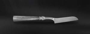 Coltello formaggio tenero posate in peltro e acciaio (Art.685)