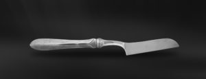 Coltello formaggio tenero posate in peltro e acciaio (Art.715)