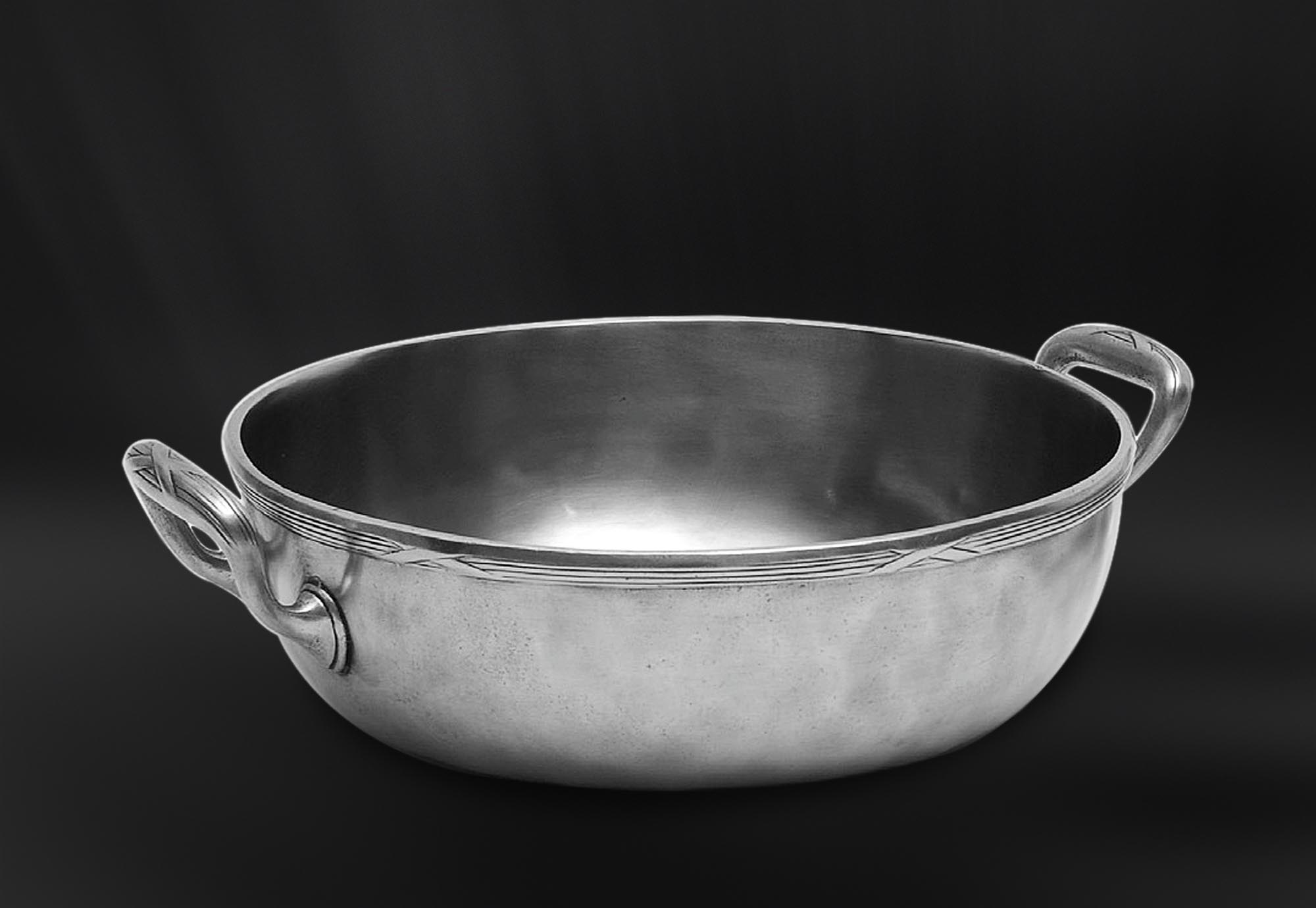 Bacinella impero in peltro con manici (Art.785) Bacinella impero in peltro con manici (Art.785)