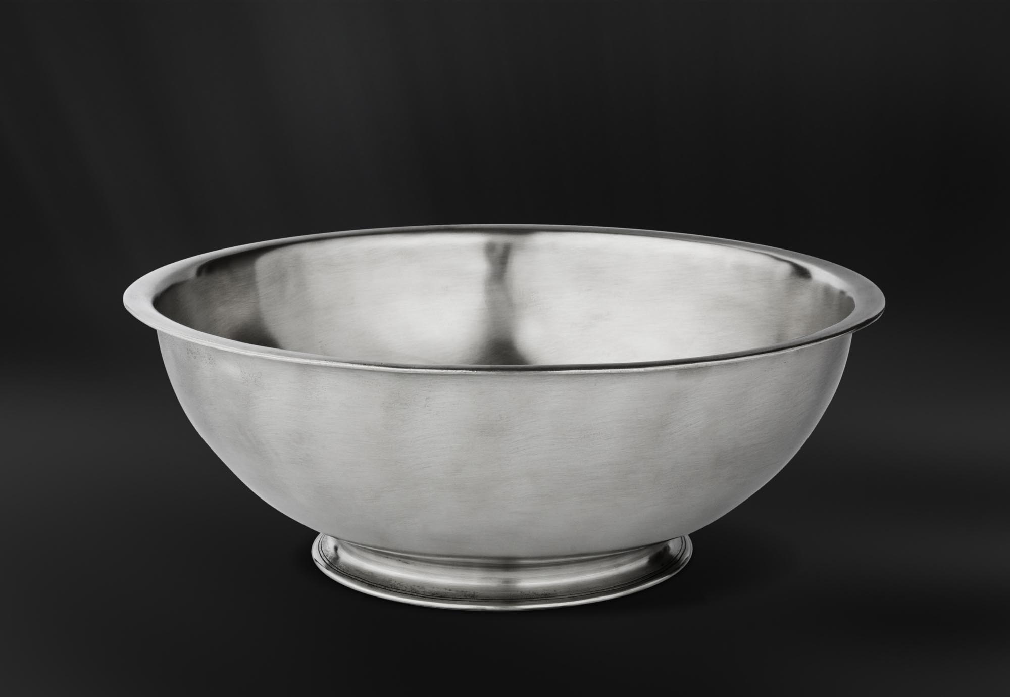 Centrotavola in peltro con base (Art.874) Centrotavola in peltro con base (Art.874)